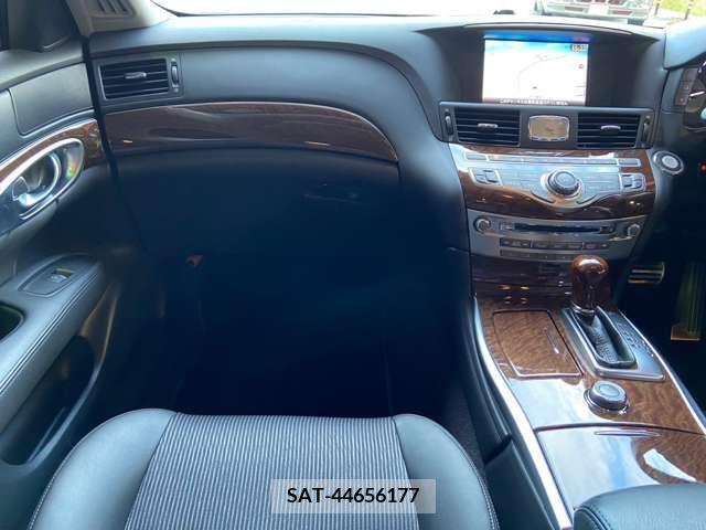 Nissan FUGA 2015-10 270701-13