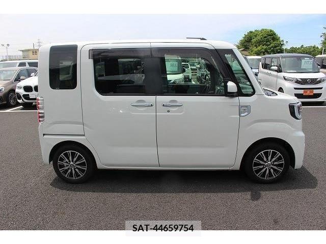 Toyota Pixis Mega 2019-03 298198-6