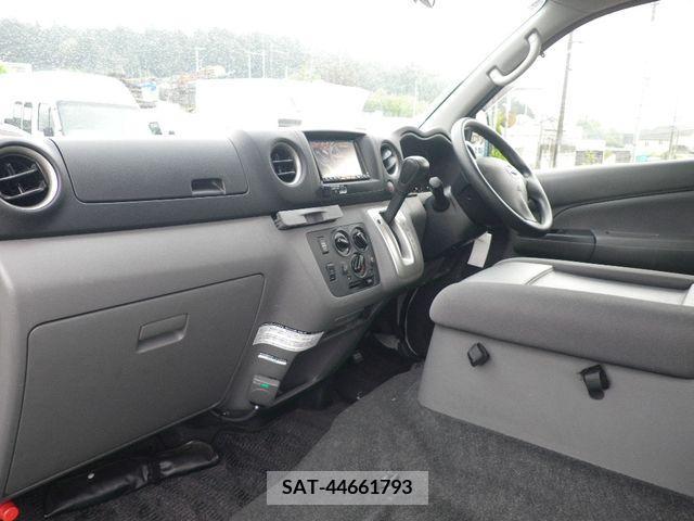 Nissan CARAVAN WAGON 2013-05 264818-3