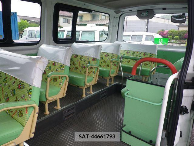 Nissan CARAVAN WAGON 2013-05 264818-6