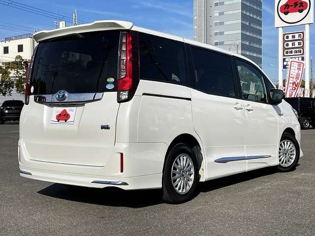 Toyota NOAH HYBRID 2014-12 196285-2