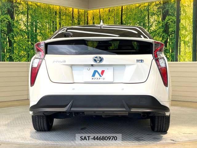 Toyota PRIUS 2018-07 281708-15