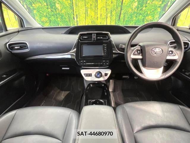 Toyota PRIUS 2018-07 281708-1