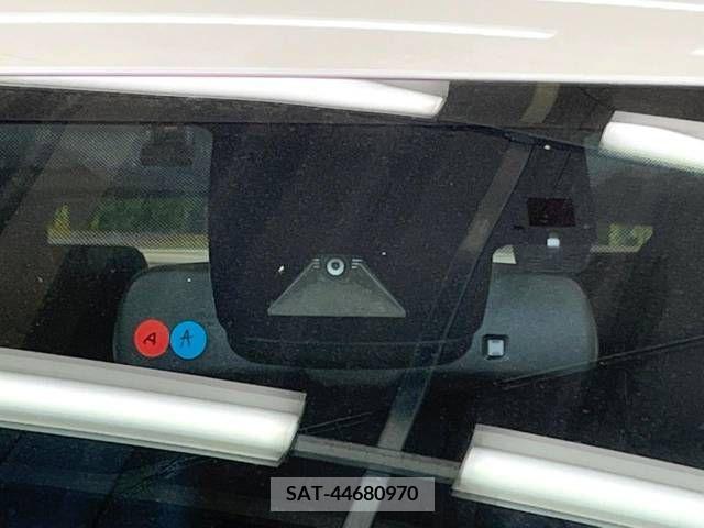 Toyota PRIUS 2018-07 281708-2