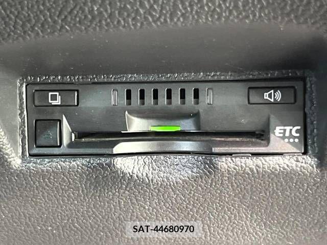 Toyota PRIUS 2018-07 281708-6