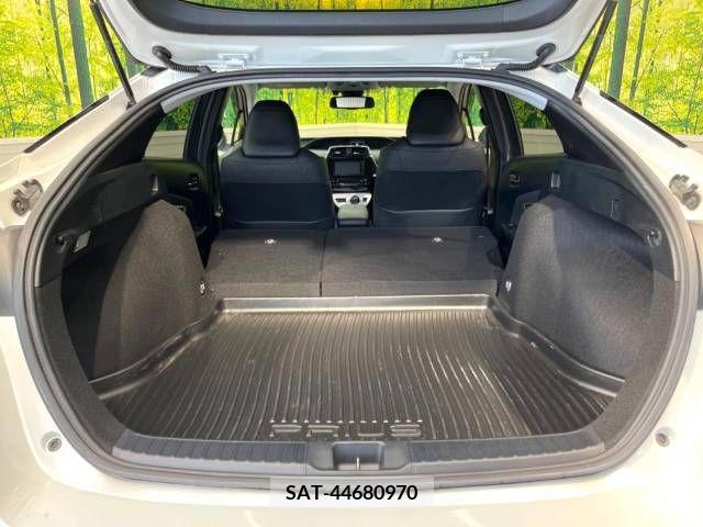 Toyota PRIUS 2018-07 281708-10