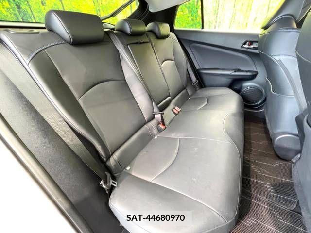 Toyota PRIUS 2018-07 281708-9