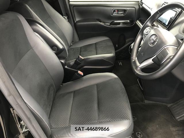 Toyota VOXY 2021-03 288899-10
