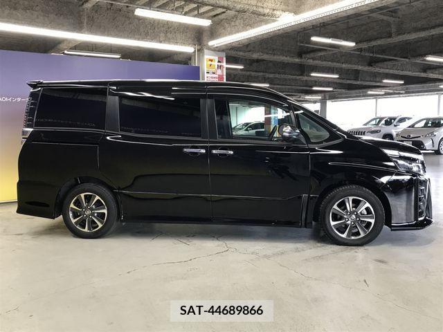 Toyota VOXY 2021-03 288899-6