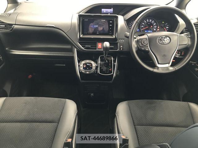 Toyota VOXY 2021-03 288899-2