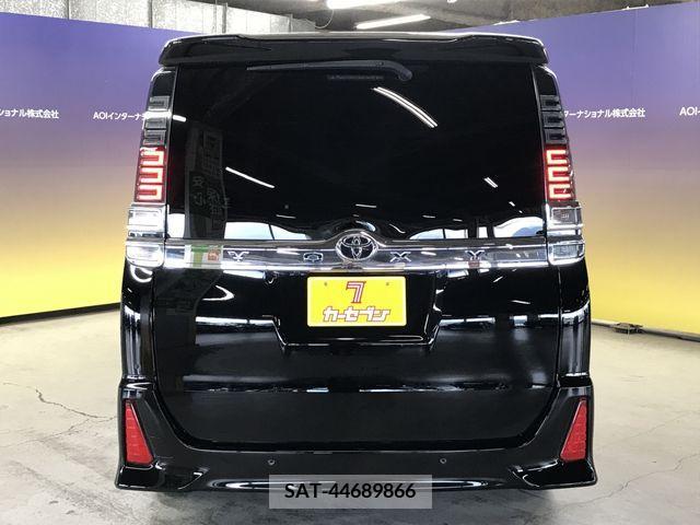 Toyota VOXY 2021-03 288899-7