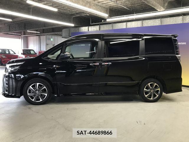 Toyota VOXY 2021-03 288899-4