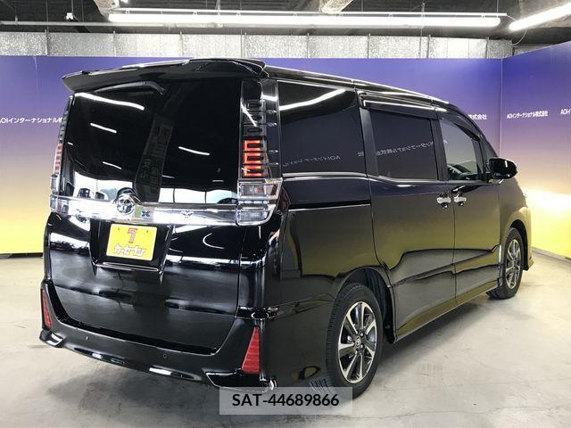 Toyota VOXY 2021-03 288899-8