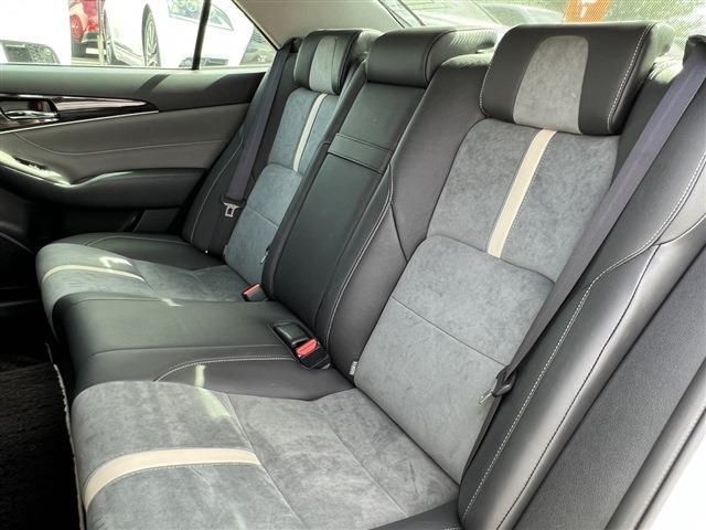 Toyota CROWN SEDAN 2017-06 16136-19