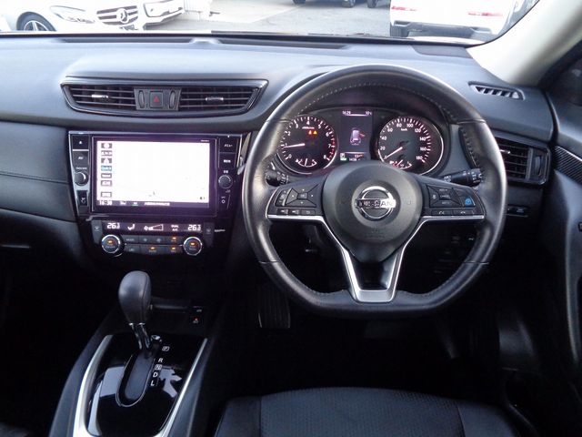 Nissan X-TRAIL 2019-01 181447-1
