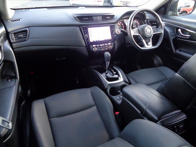 Nissan X-TRAIL 2019-01 181447-10