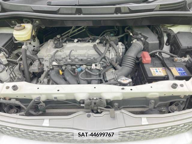 Toyota VOXY 2012-11 338751-19
