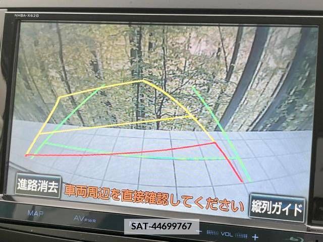 Toyota VOXY 2012-11 338751-4