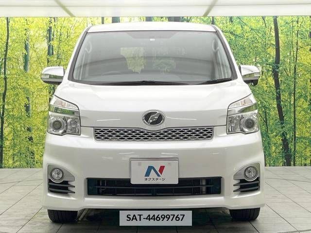 Toyota VOXY 2012-11 338751-15