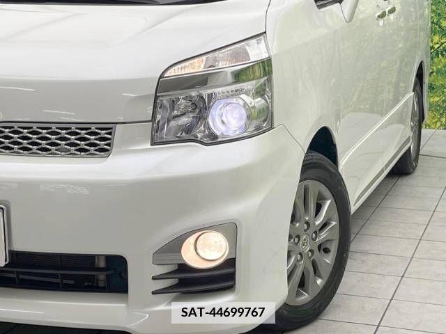 Toyota VOXY 2012-11 338751-13
