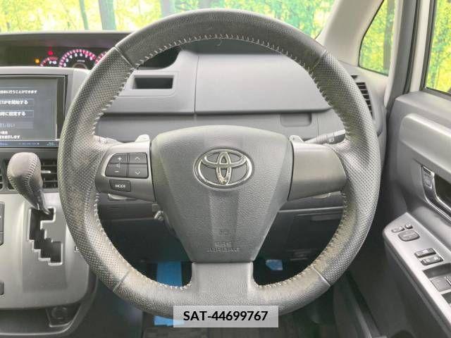 Toyota VOXY 2012-11 338751-12