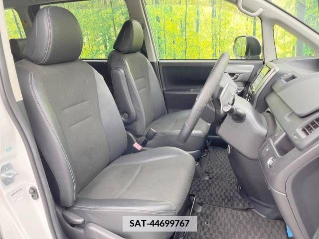 Toyota VOXY 2012-11 338751-8
