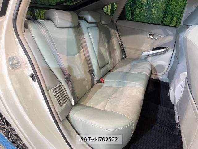 Toyota PRIUS 2014-08 282240-10
