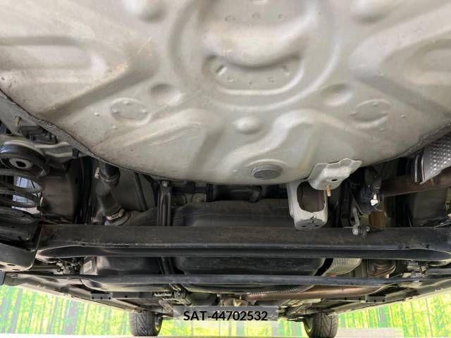 Toyota PRIUS 2014-08 282240-19