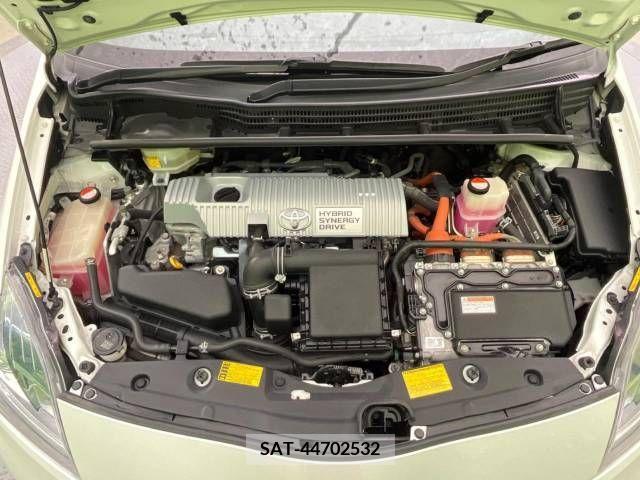 Toyota PRIUS 2014-08 282240-18