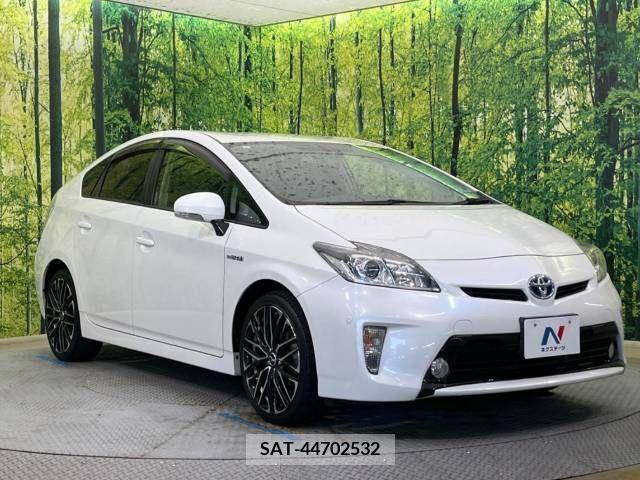 Toyota PRIUS 2014-08 282240-16