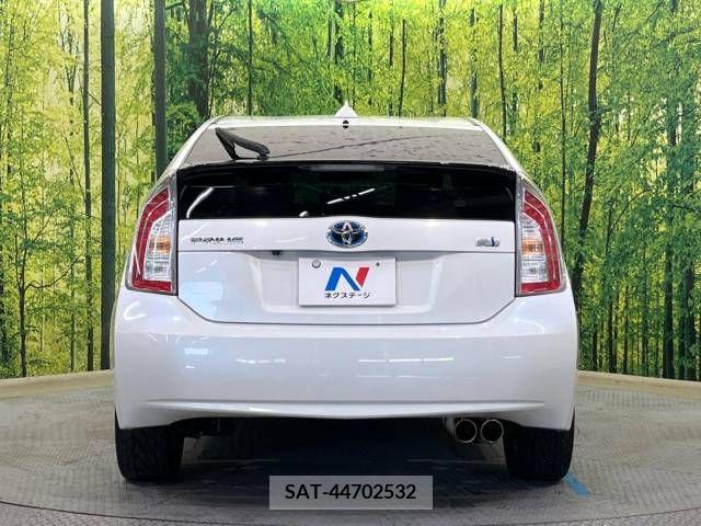 Toyota PRIUS 2014-08 282240-15