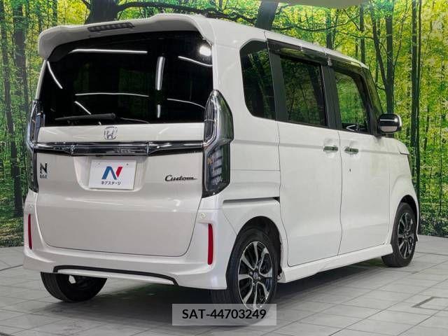 Honda N BOX 2018-02 364534-17