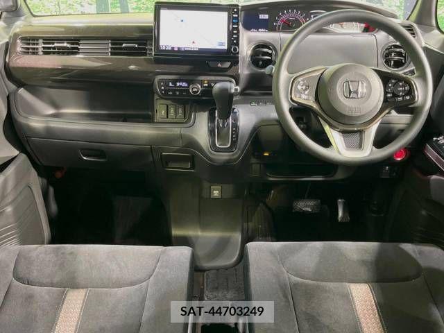 Honda N BOX 2018-02 364534-1
