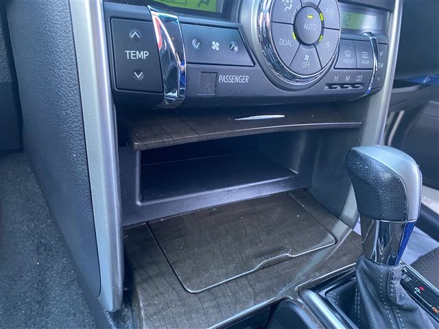 Toyota MARK X 2014-01 15692-24