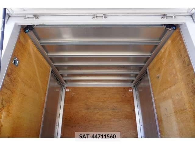 Isuzu ELF TRUCK 2020-05 268335-18