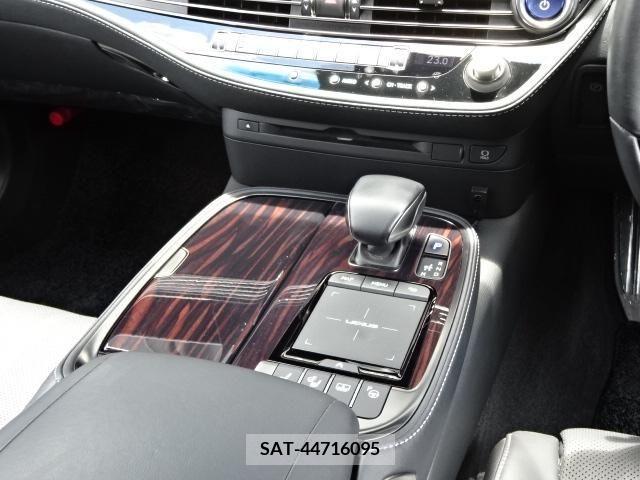 Lexus LS 2018-03 334429-17