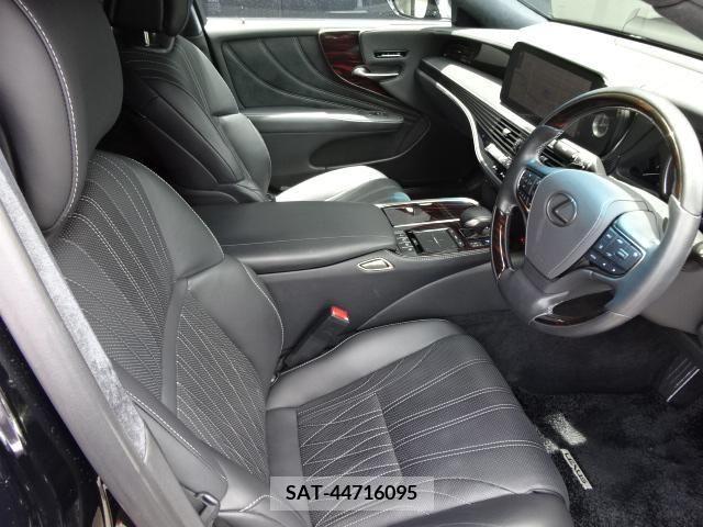 Lexus LS 2018-03 334429-10