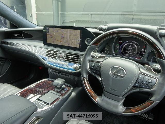 Lexus LS 2018-03 334429-13