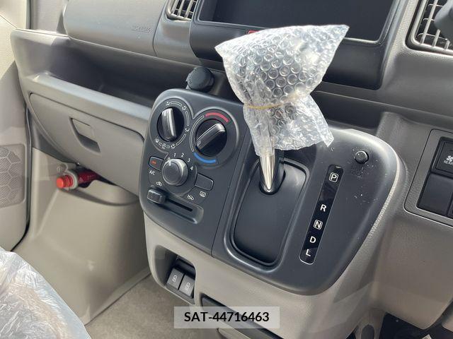 Suzuki EVERY 2024-04 269233-17