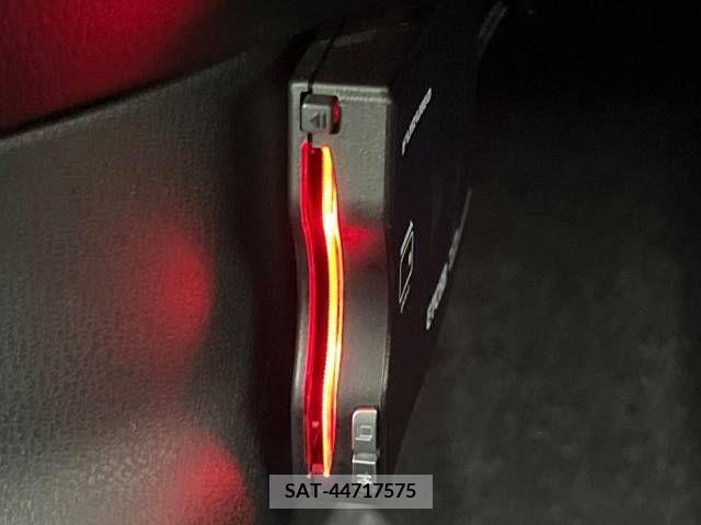 Nissan NOTE 2014-03 337394-7
