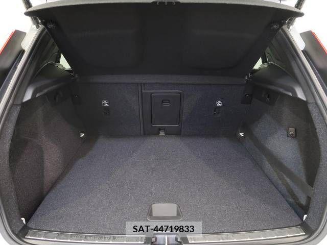 Volvo XC40 2020-11 288734-13