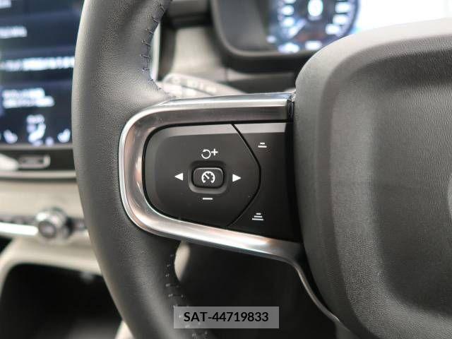 Volvo XC40 2020-11 288734-7