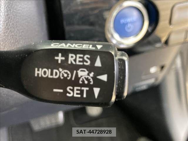 Toyota PRIUS 2016-06 281893-6