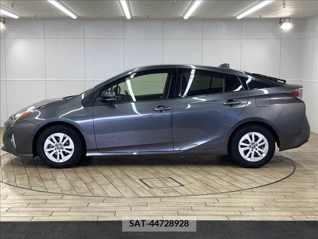 Toyota PRIUS 2016-06 281893-15