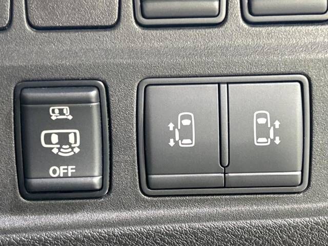 Nissan SERENA 2018-03 9215-6