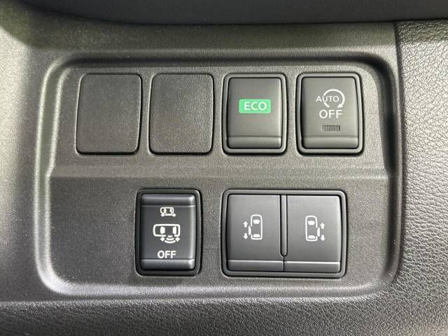 Nissan SERENA 2018-03 9215-9