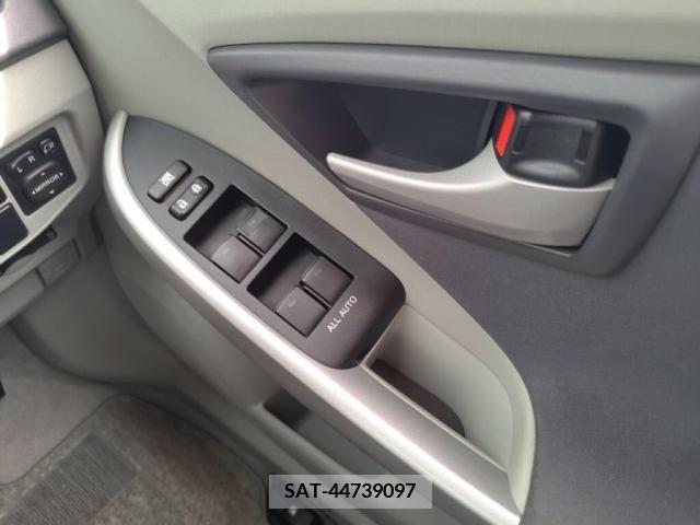 Toyota PRIUS 2010-08 322107-19
