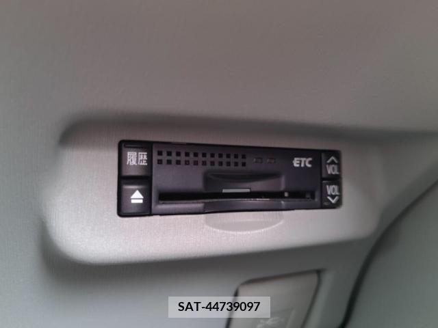Toyota PRIUS 2010-08 322107-18