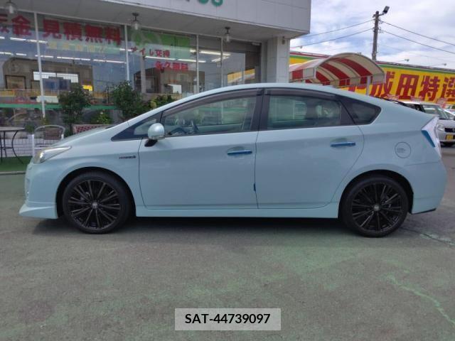 Toyota PRIUS 2010-08 322107-11