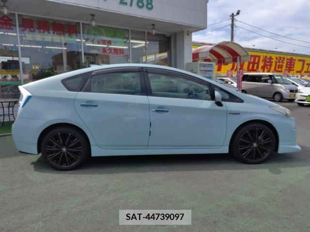 Toyota PRIUS 2010-08 322107-10